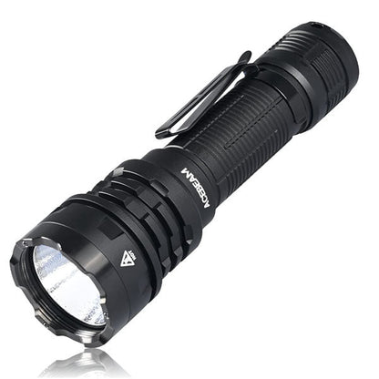 lampe de poche tactique LED DEFENDER P17, 4 900 lumens (batterie incluse)